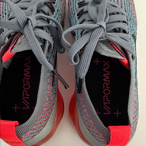 EUC Nike Air Women’s VaporMax Flyknit 3 Flash Crimson Orange sz 7 Sneakers Shoes - Picture 9 of 10